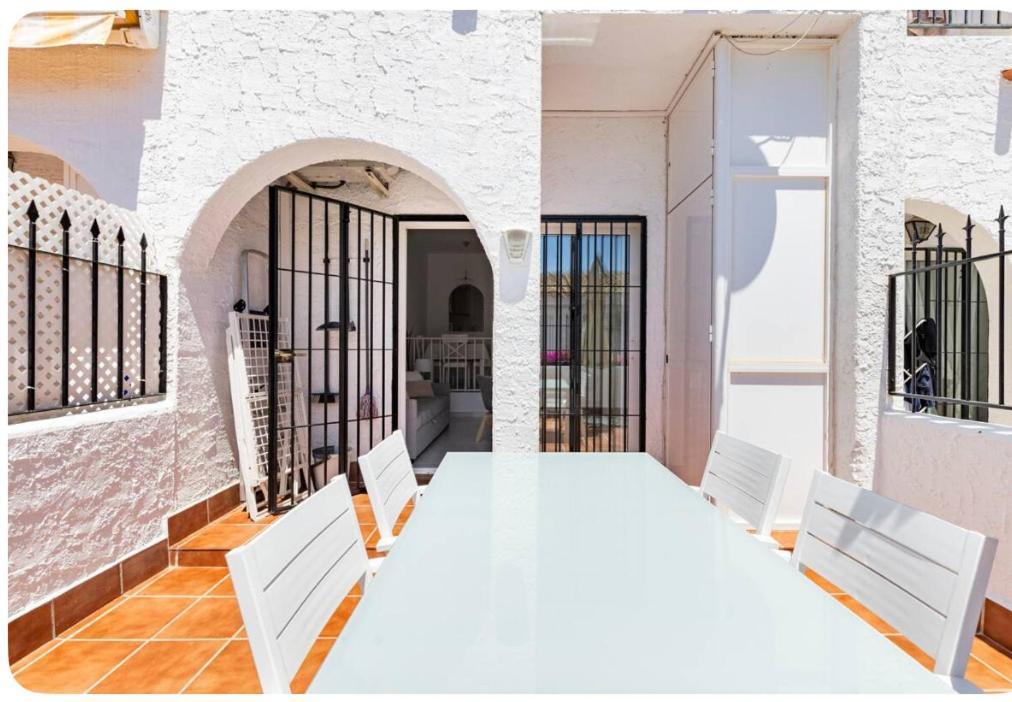 La Casa En La Carihuela Playa A 4 Minutos A Pie Villa Torremolinos Exterior photo