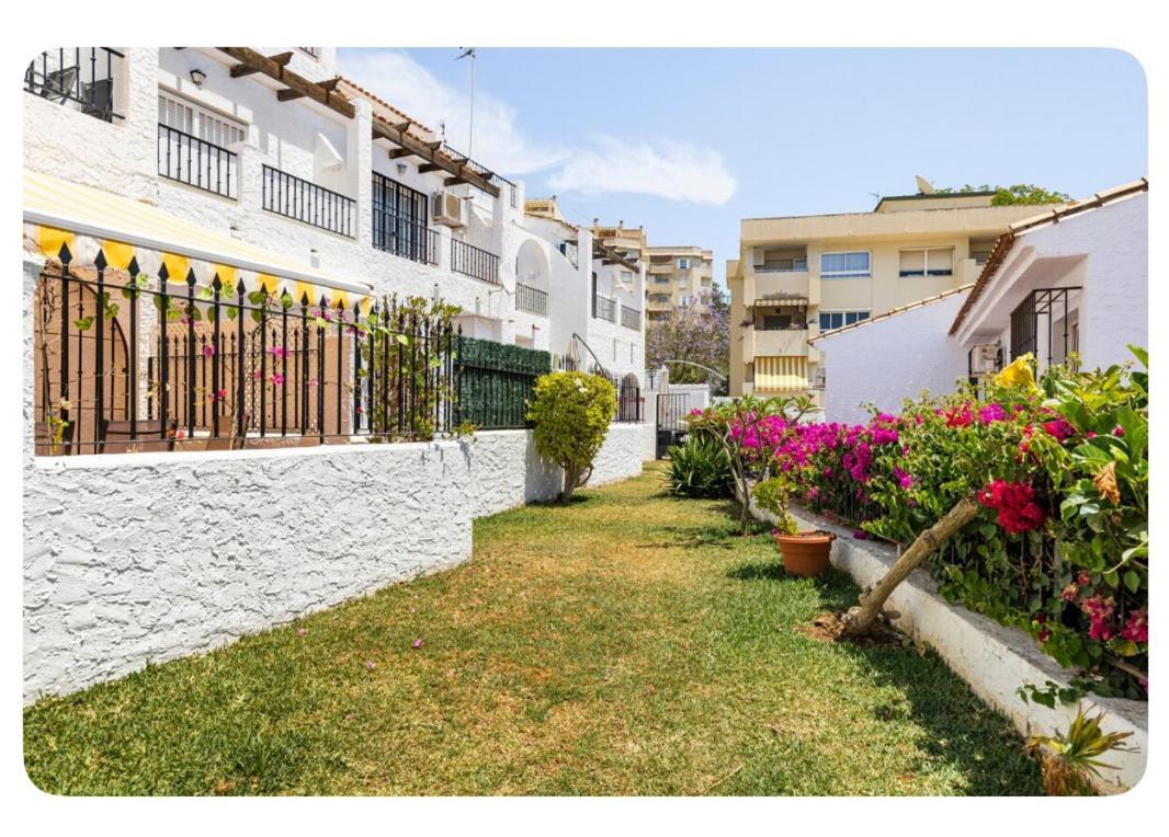 La Casa En La Carihuela Playa A 4 Minutos A Pie Villa Torremolinos Exterior photo